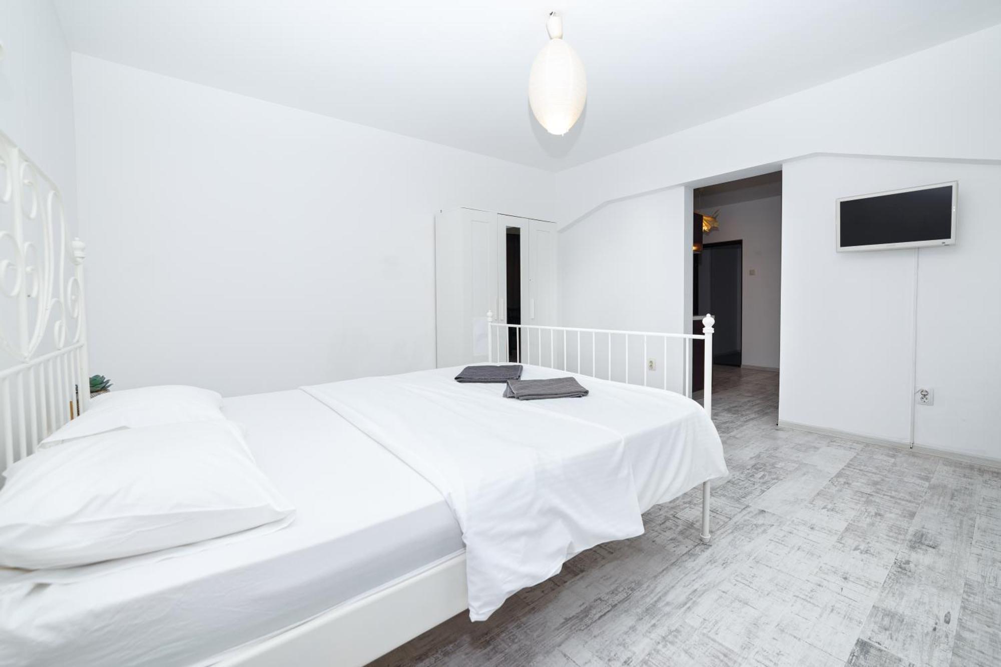 Antic Apartments Bukarest Eksteriør billede