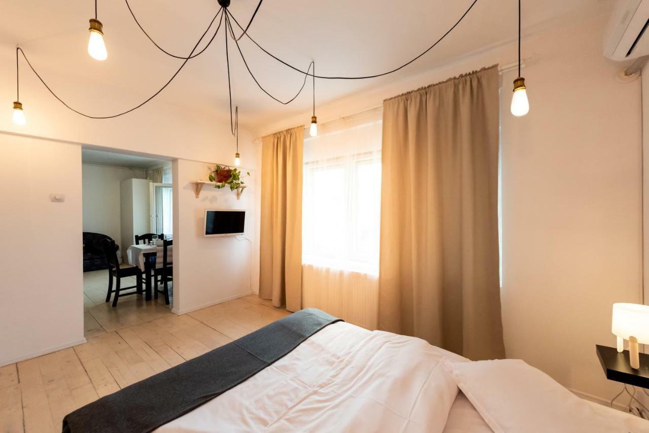 Antic Apartments Bukarest Eksteriør billede